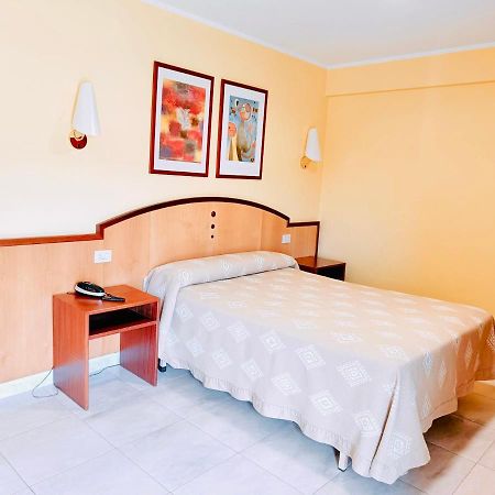 וילאביצ'יוסה Hotel Alameda מראה חיצוני תמונה